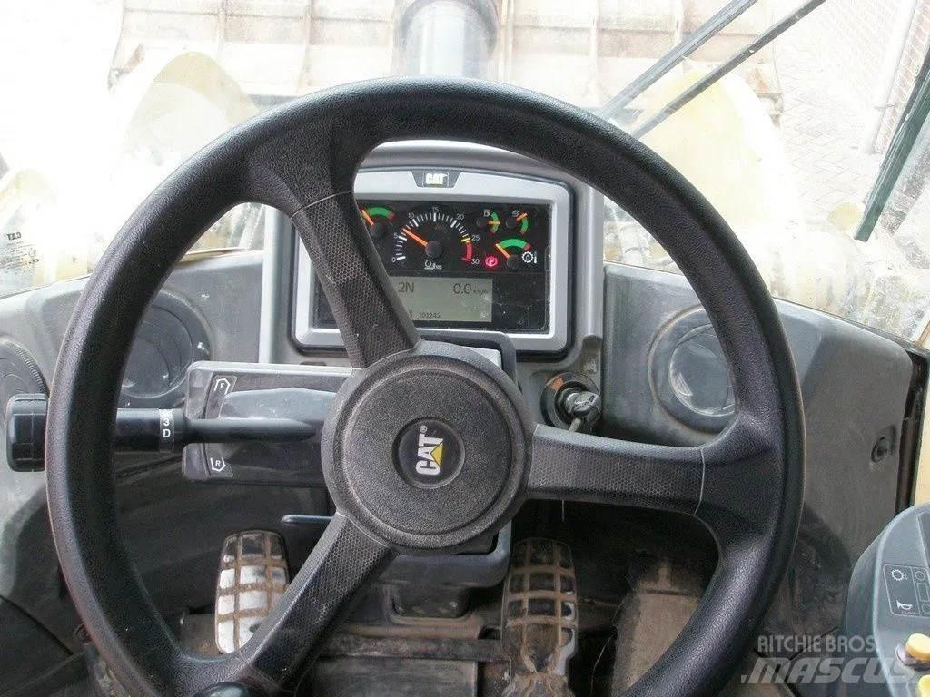 CAT 950M Фронтальные погрузчики