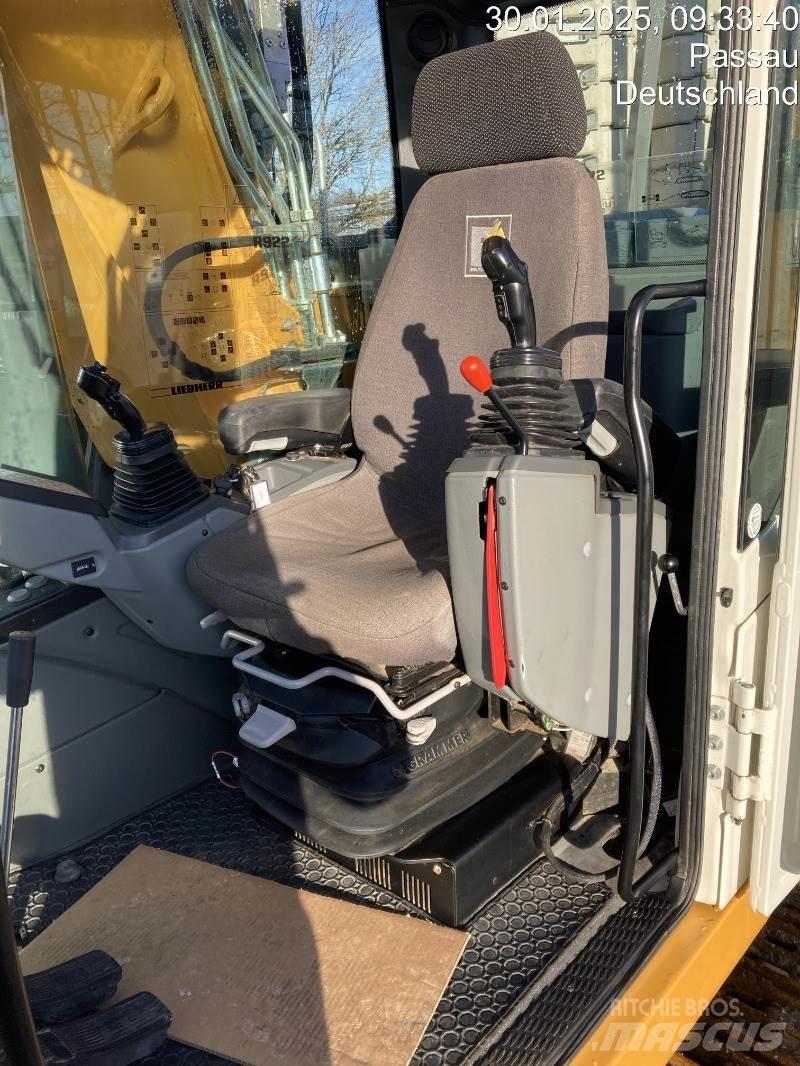 Liebherr R922 Гусеничные экскаваторы
