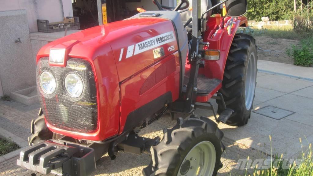 Massey Ferguson 1529 Трактора