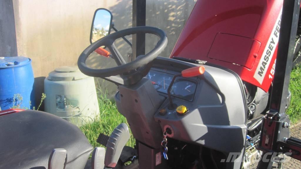 Massey Ferguson 1529 Трактора