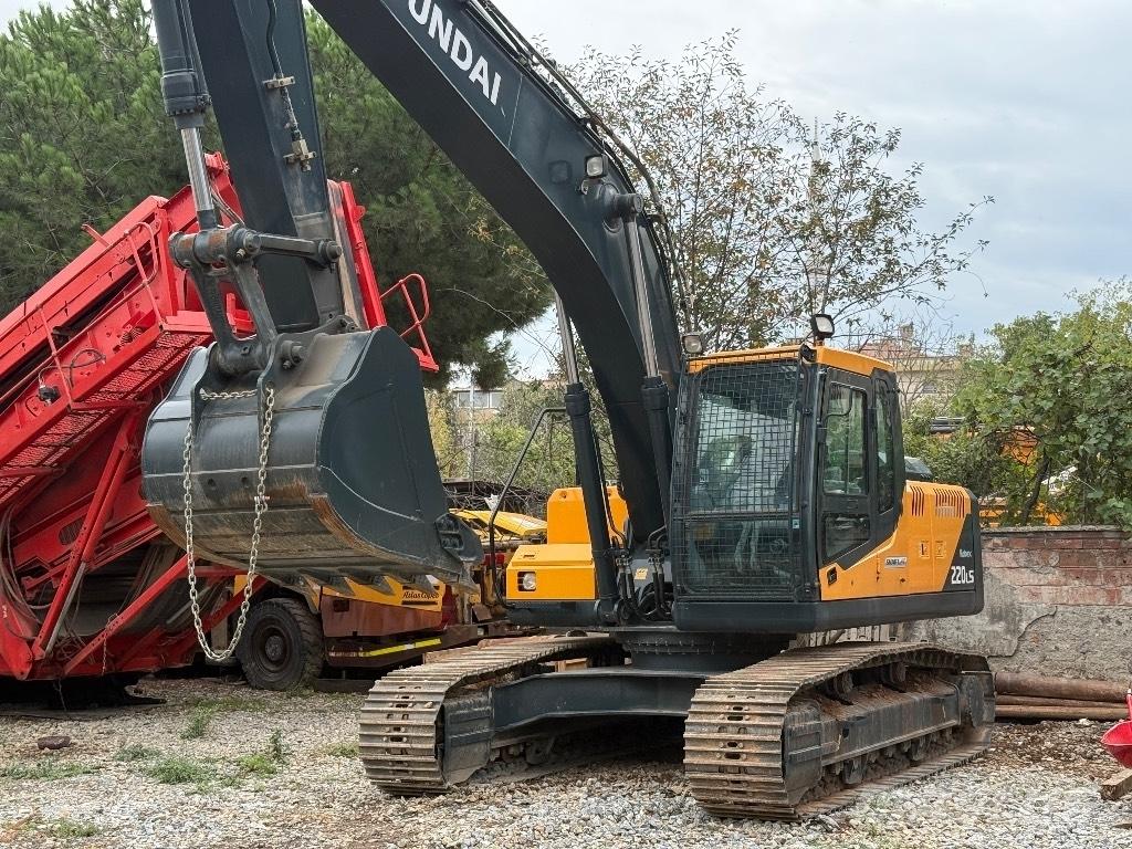 Hyundai Robex 220 LS Гусеничные экскаваторы