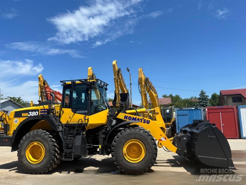 Komatsu WA380-8E0 Фронтальные погрузчики