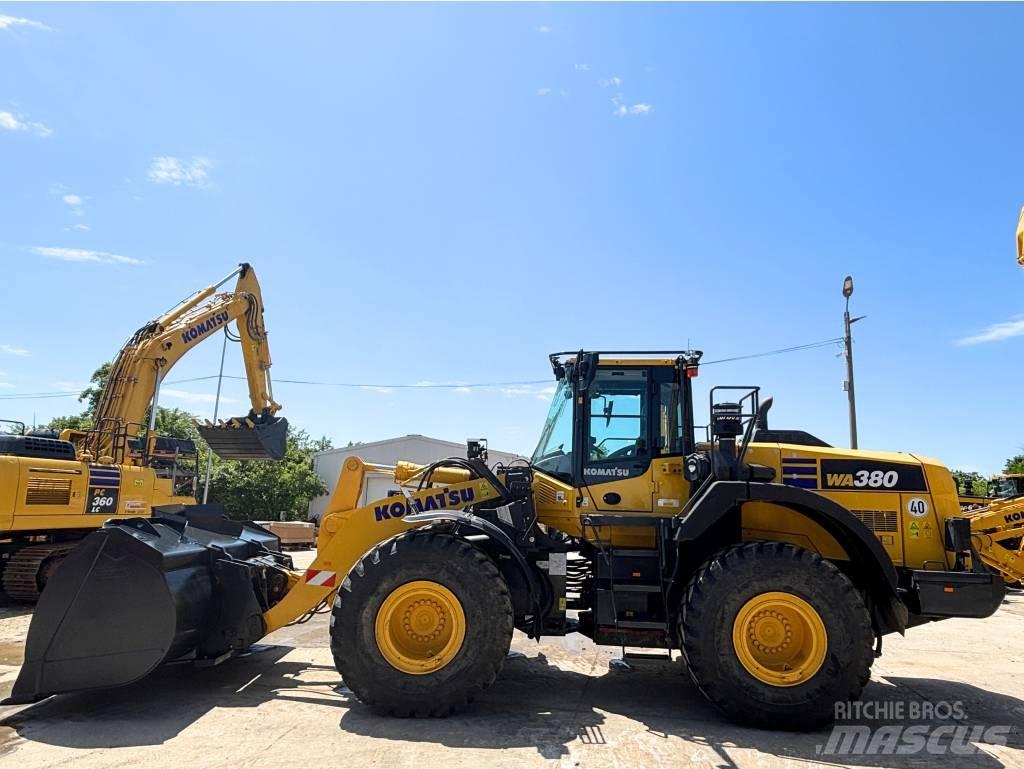 Komatsu WA380-8E0 Фронтальные погрузчики