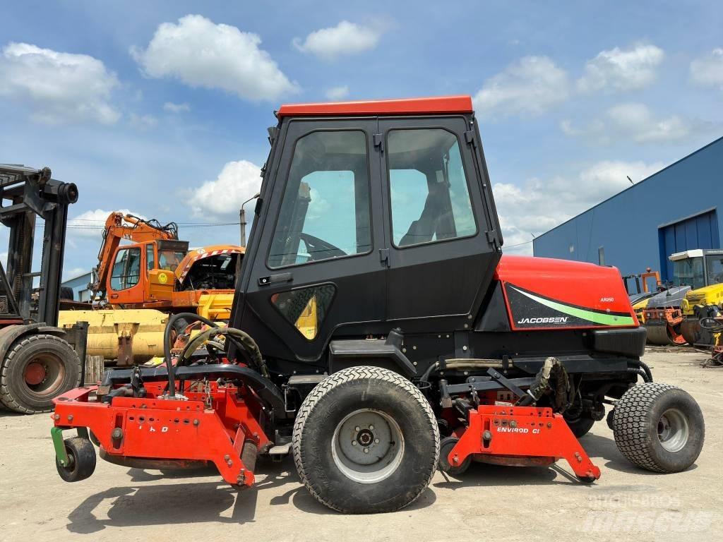 Jacobsen AR250 Самоходные газонокосилки