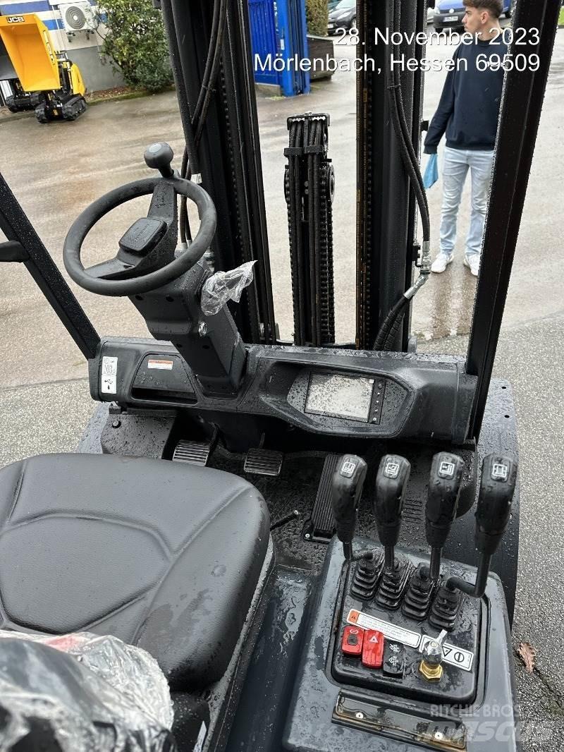 Doosan D30NXS Дизельные погрузчики