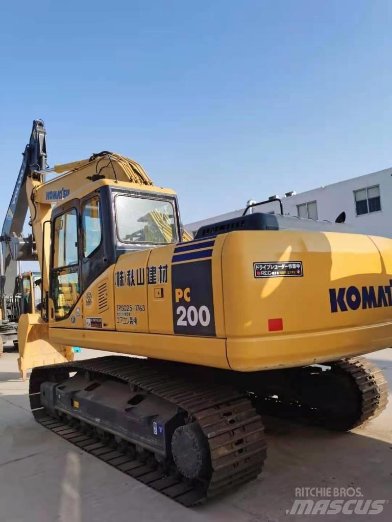 Komatsu PC 200-7 Гусеничные экскаваторы