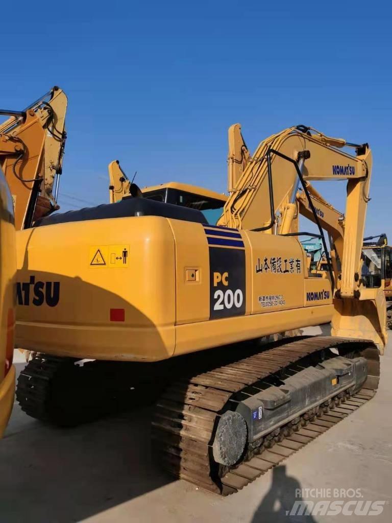 Komatsu PC 200-7 Гусеничные экскаваторы