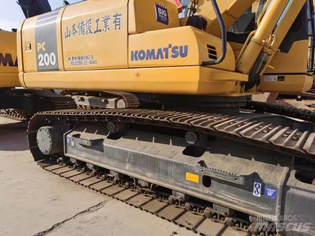 Komatsu PC 200-7 Гусеничные экскаваторы