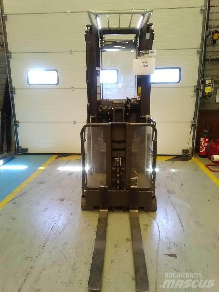 UniCarriers EPM Вертикальные комплектовщики