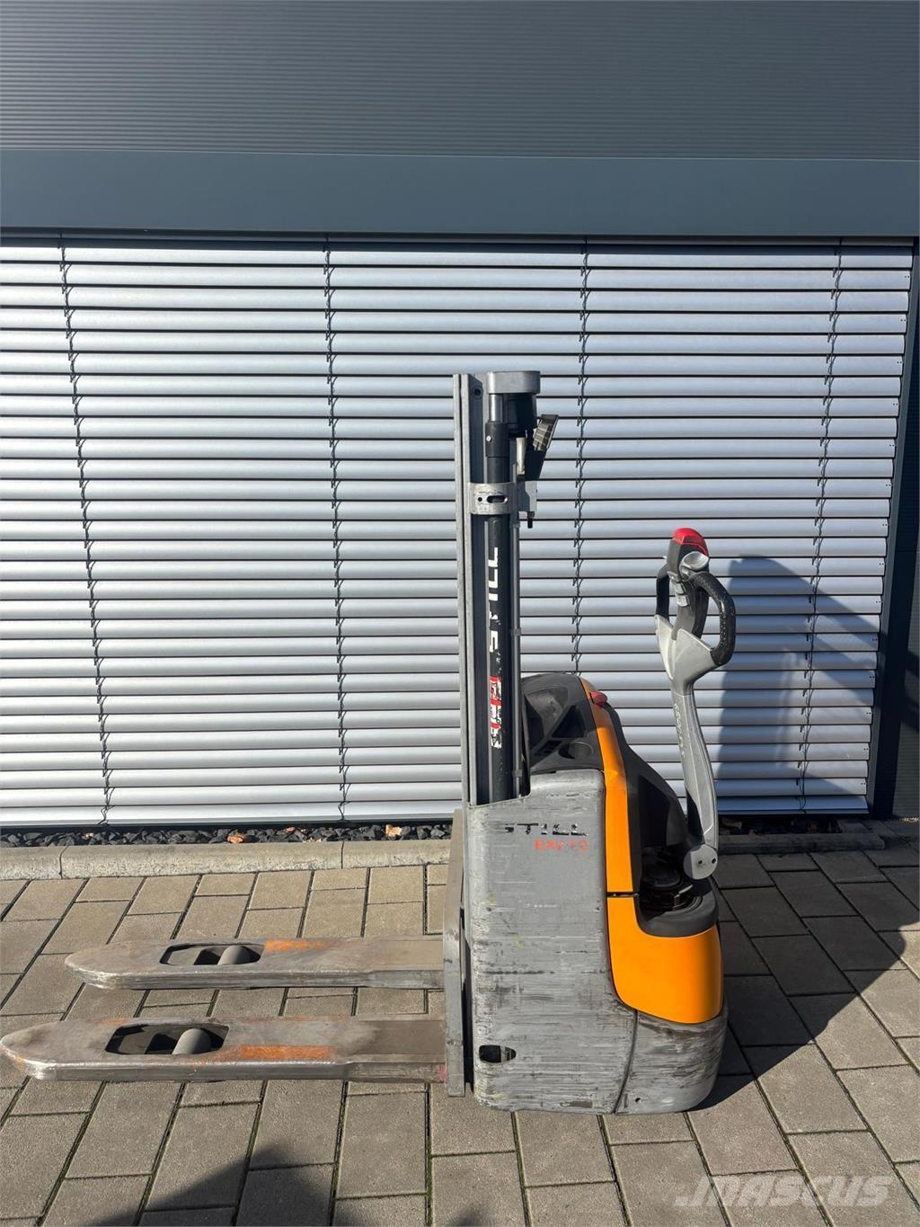 Still EXV12 Самоходные электроштабелёры