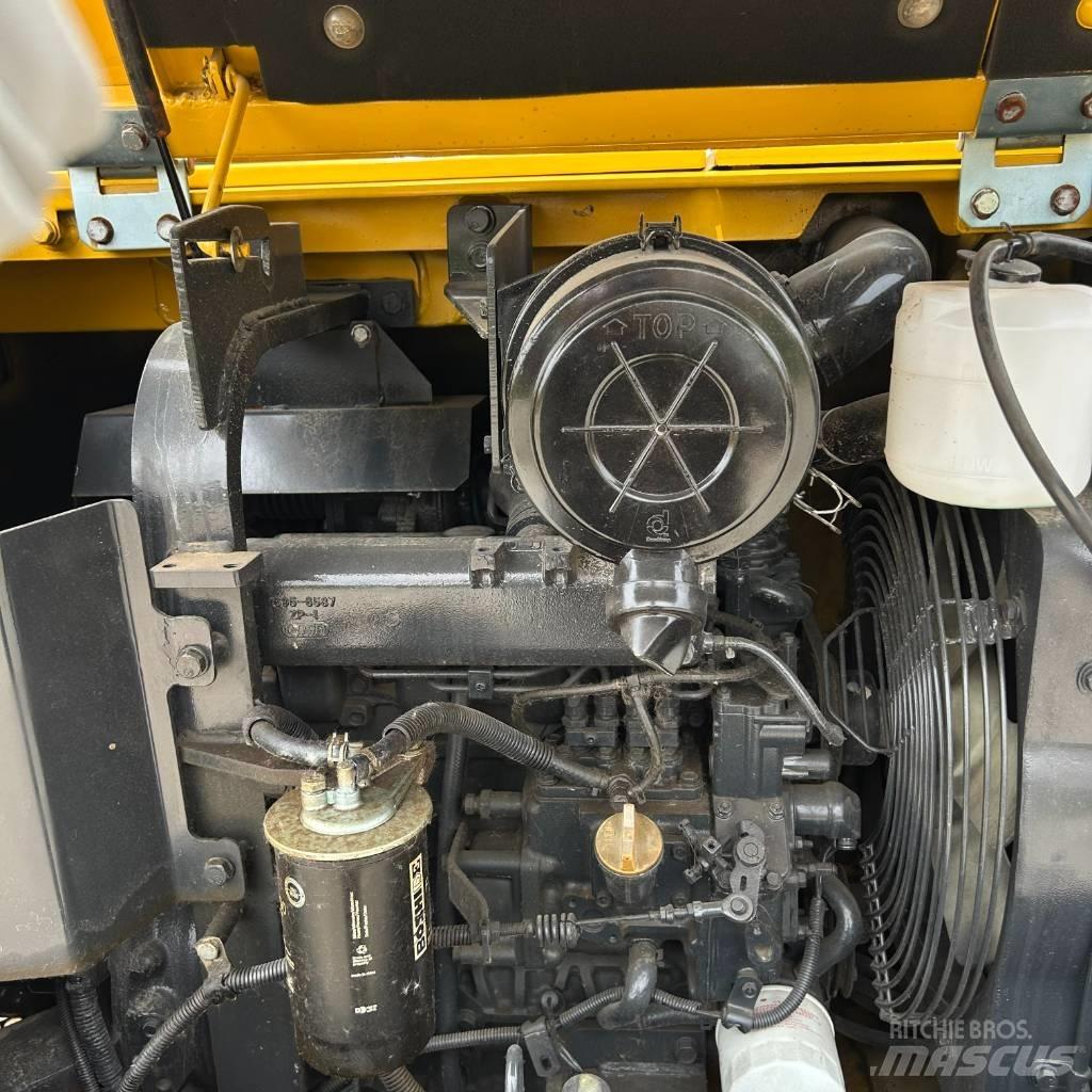 Komatsu 56-7 Гусеничные экскаваторы