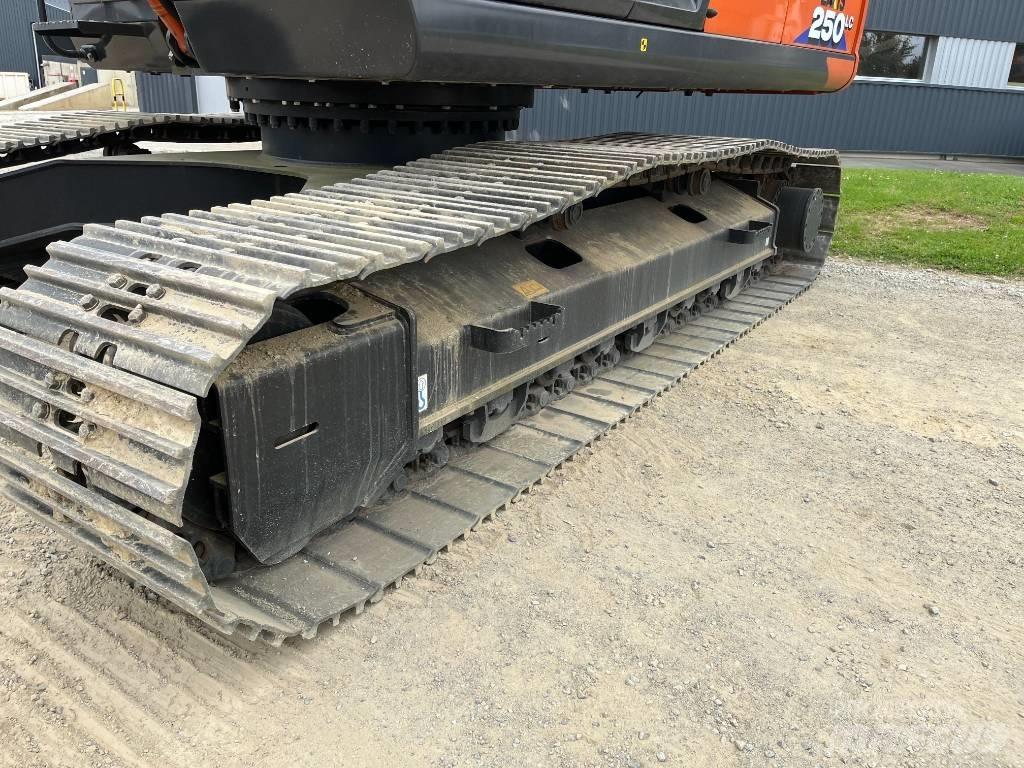 Hitachi ZX250LC-6 Гусеничные экскаваторы