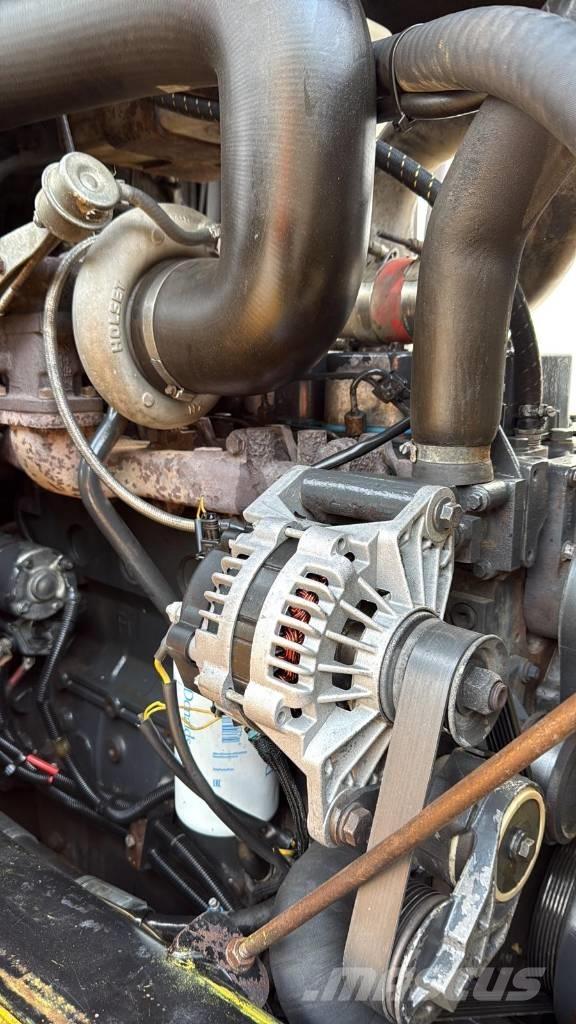 JCB 718 Шарнирно-сочленённые самосвалы