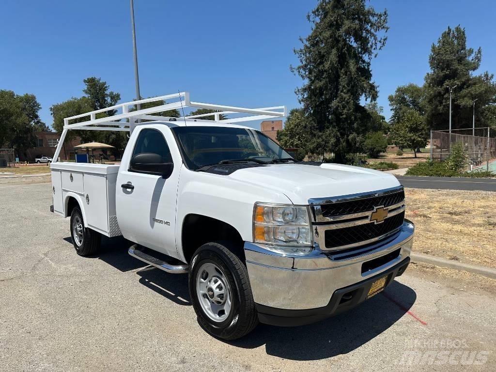 Chevrolet 2500 HD Бортовые фургоны