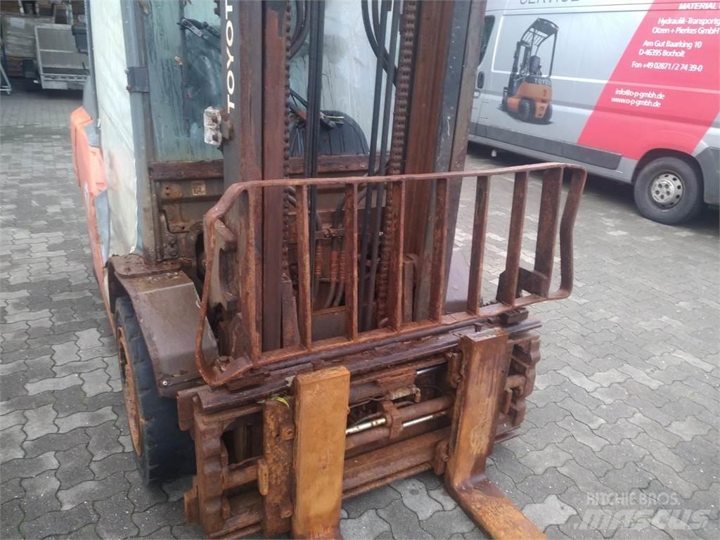 Toyota 40-8FD40N Дизельные погрузчики