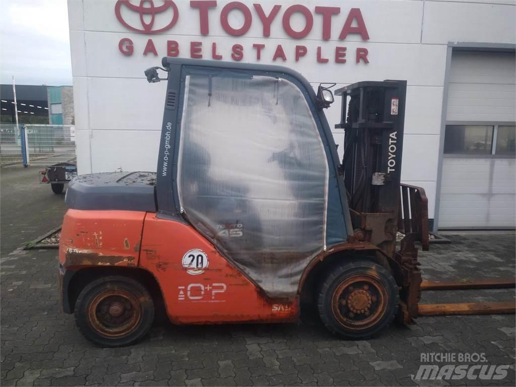 Toyota 40-8FD40N Дизельные погрузчики