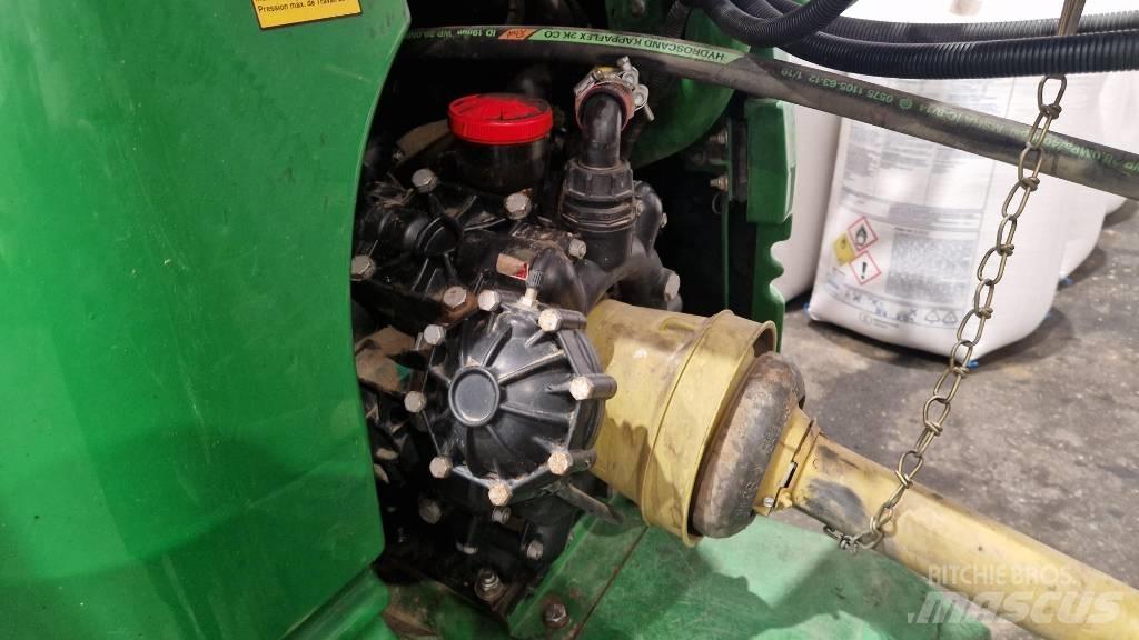 John Deere 962 i Прицепные опрыскиватели