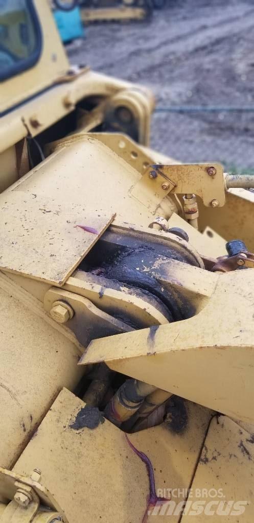 CAT 953 Гусеничные фронтальные погрузчики