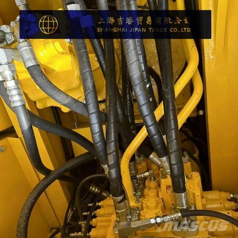 Komatsu PC 220 Гусеничные экскаваторы