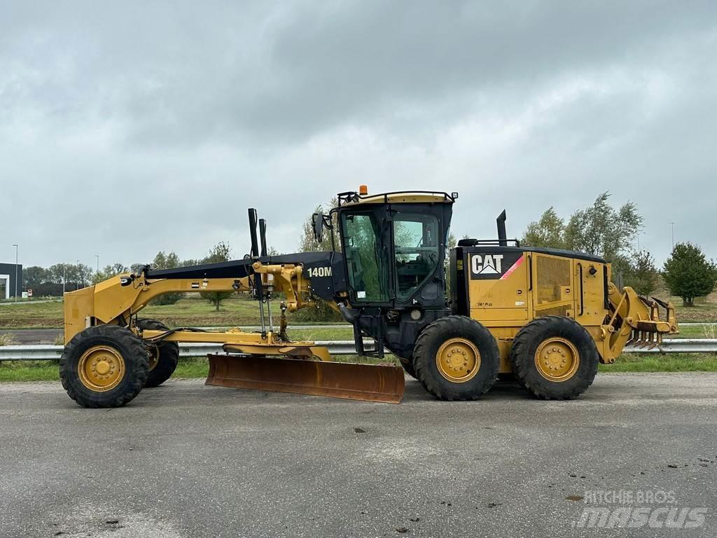 CAT 140M Грейдеры