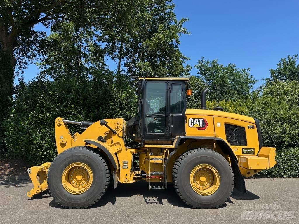 CAT 938 Фронтальные погрузчики