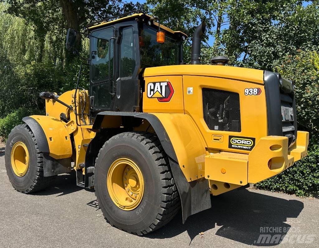 CAT 938 Фронтальные погрузчики