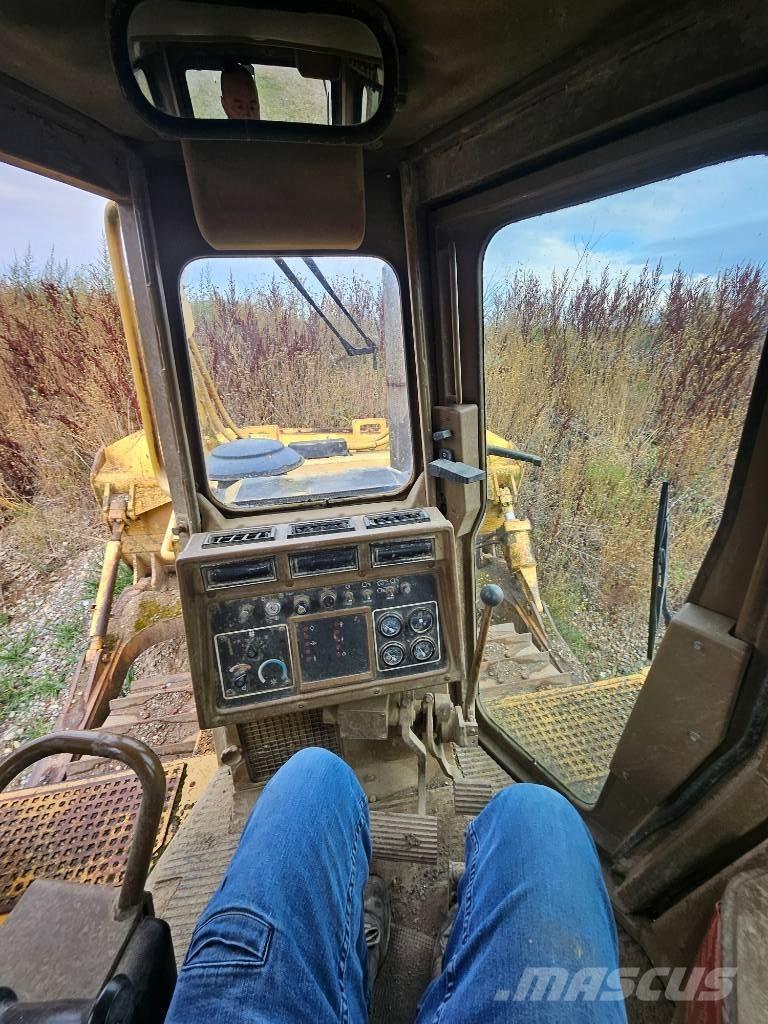 CAT D6h Гусеничные бульдозеры