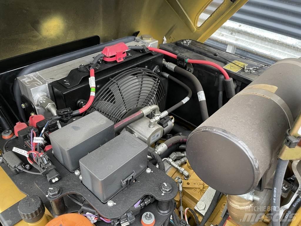 CAT CB2.5 GC Катки тротуарные