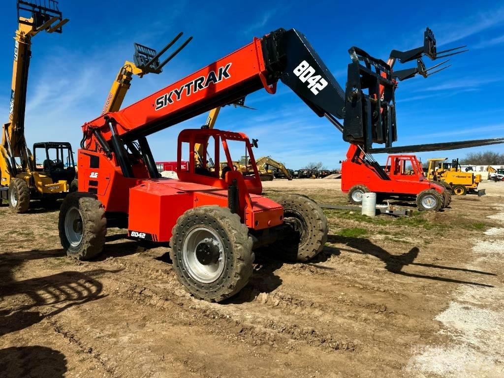 SkyTrak 8042 Телескопические погрузчики