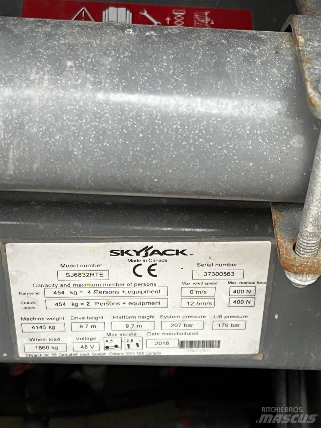 SkyJack SJ 6832 RTE Ножничные подъемники