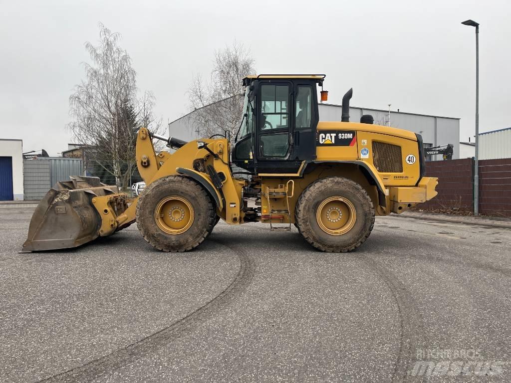 CAT 930M Фронтальные погрузчики
