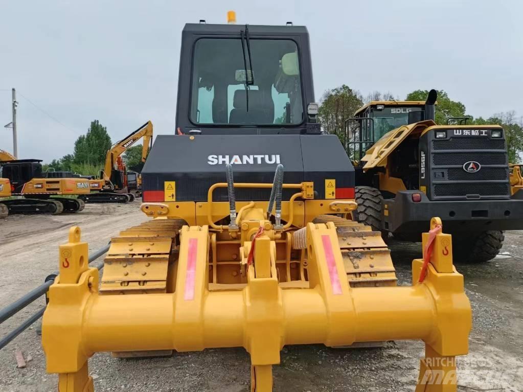 Shantui D16 Гусеничные бульдозеры