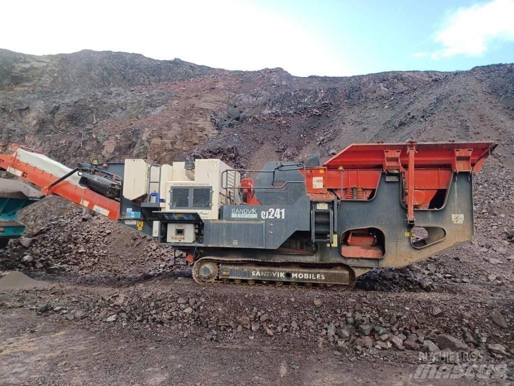 Sandvik QJ241 Мобильные дробилки
