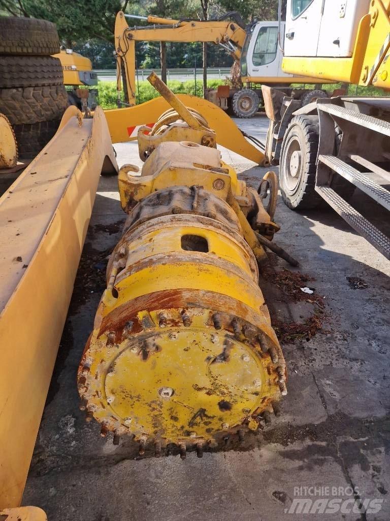 Komatsu KWA 055HD-4 Оси