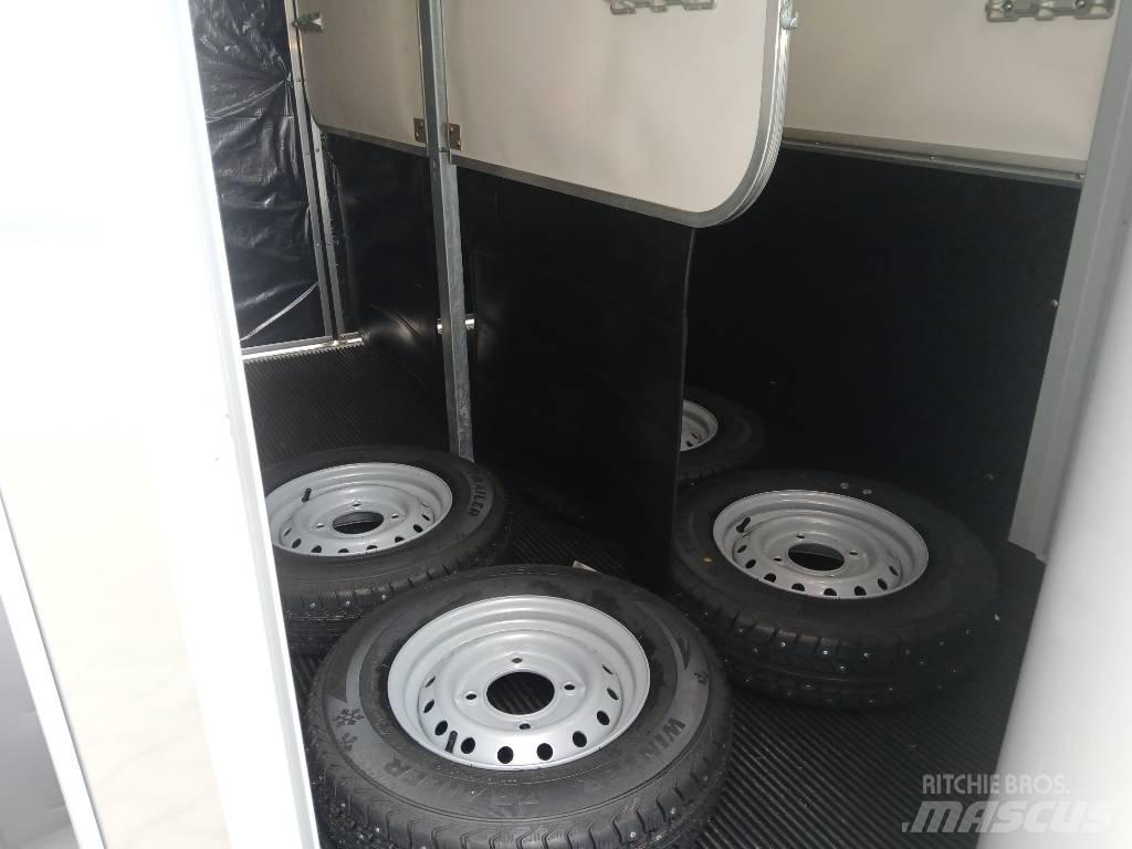 Ifor-Williams HB506 Трейлеры для транспортировки животных