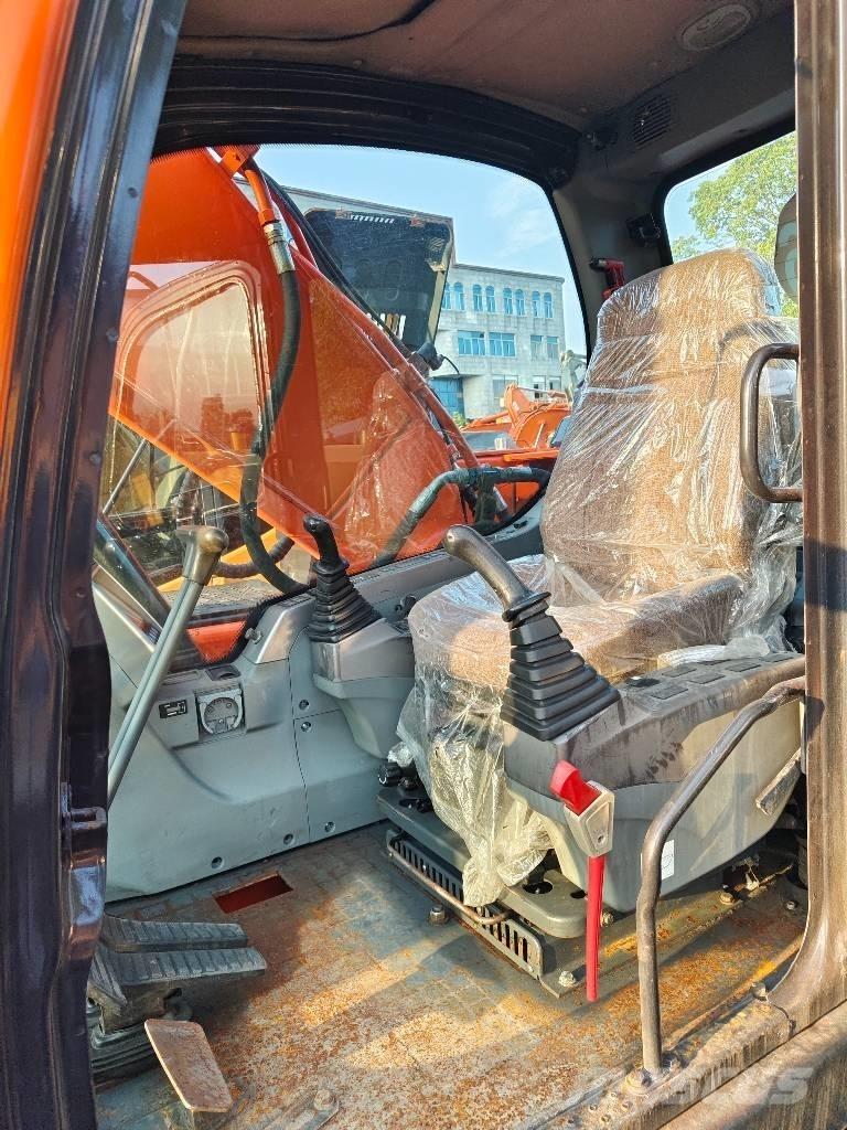 Doosan DX225LC-9C Гусеничные экскаваторы