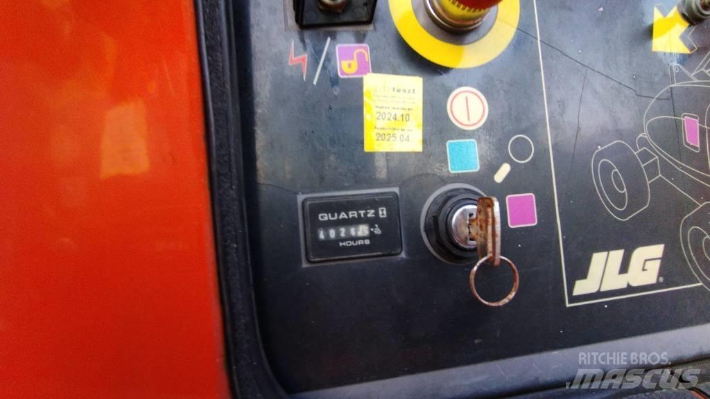 JLG 800 AJ Коленчатые подъемники