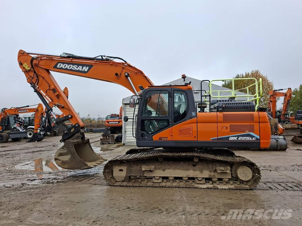 Doosan DX 225 LC Гусеничные экскаваторы
