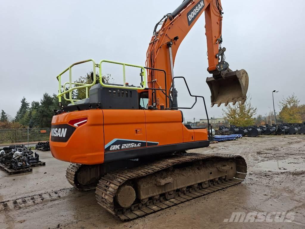 Doosan DX 225 LC Гусеничные экскаваторы