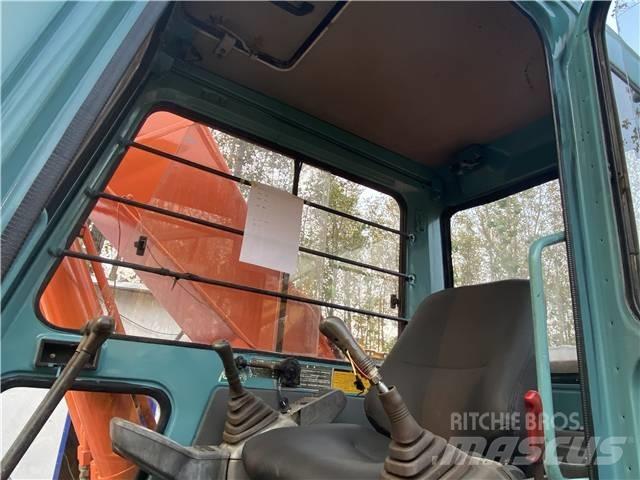 Hitachi EX200-2 Гусеничные экскаваторы