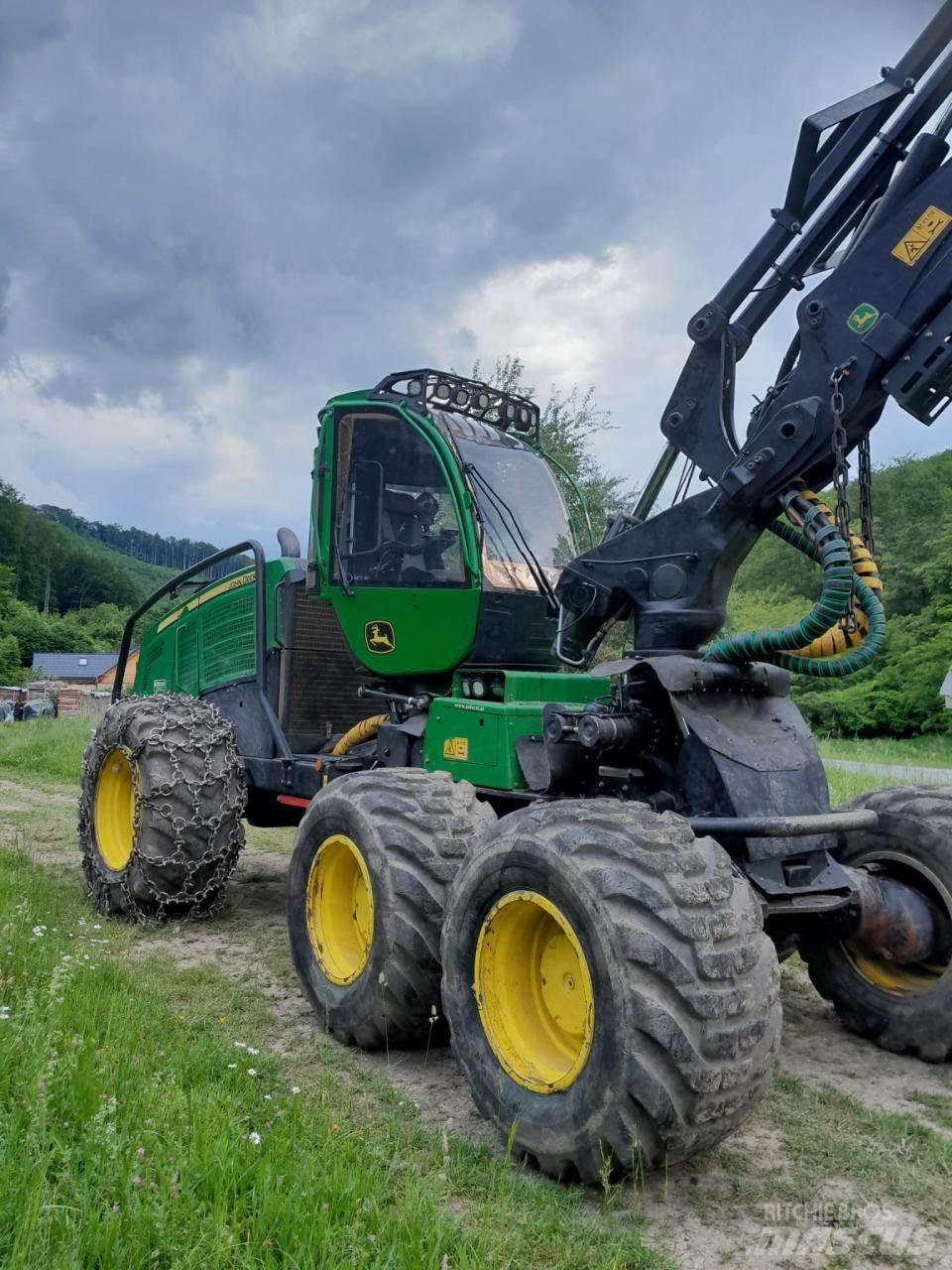 John Deere 1270 G Харвестеры