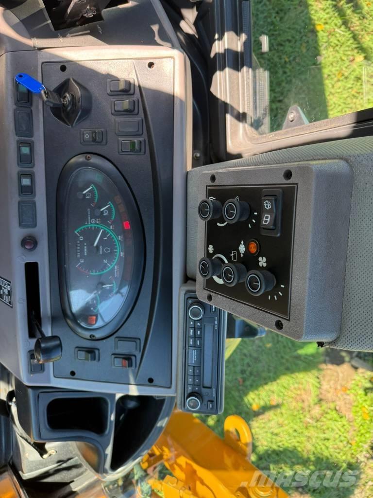 CASE 590 SM Экскаваторы-погрузчики