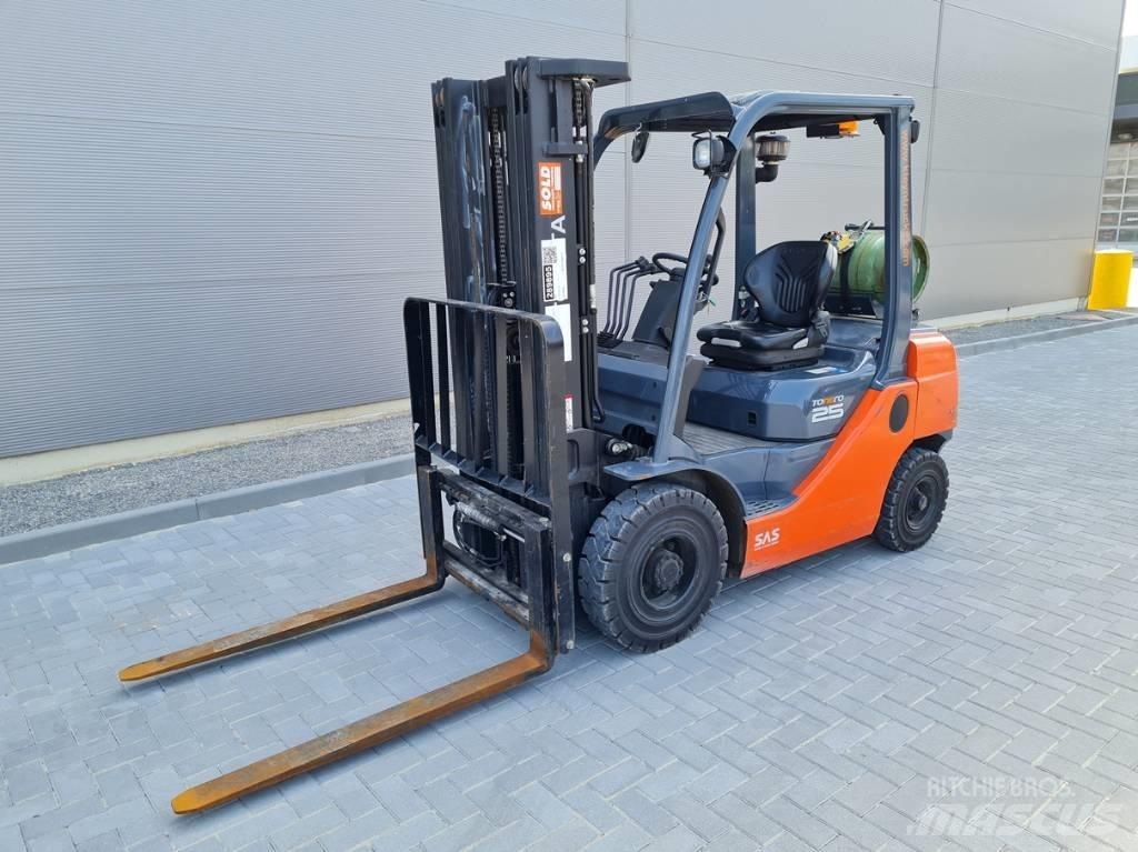 Toyota 02-8 FG F 25 Газовые погрузчики