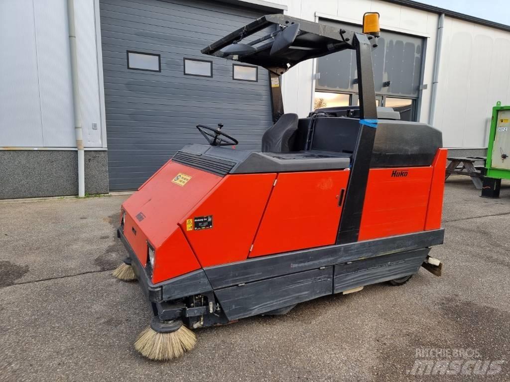 Hako B 1500 Вакуумные уборочные машины