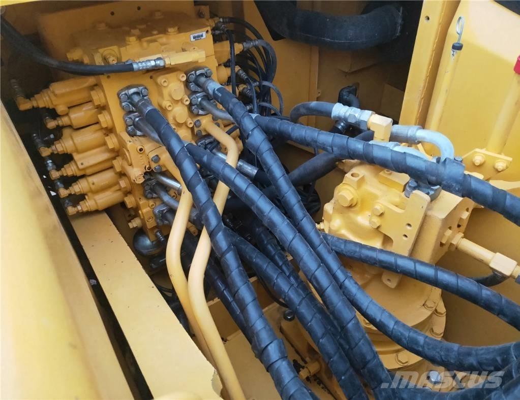 Komatsu PC200-7 Гусеничные экскаваторы