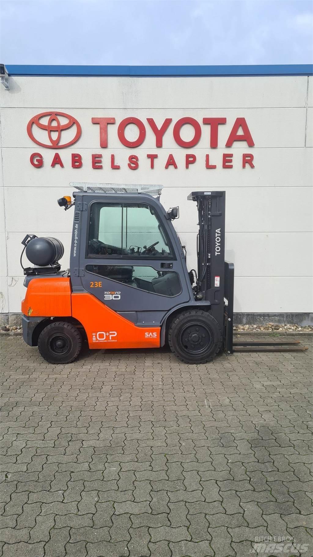 Toyota 02-8FGF30 Газовые погрузчики