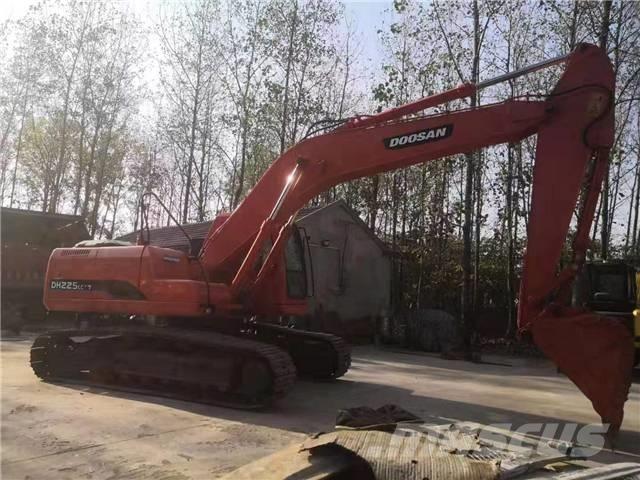 Doosan DH225LC-7 Гусеничные экскаваторы