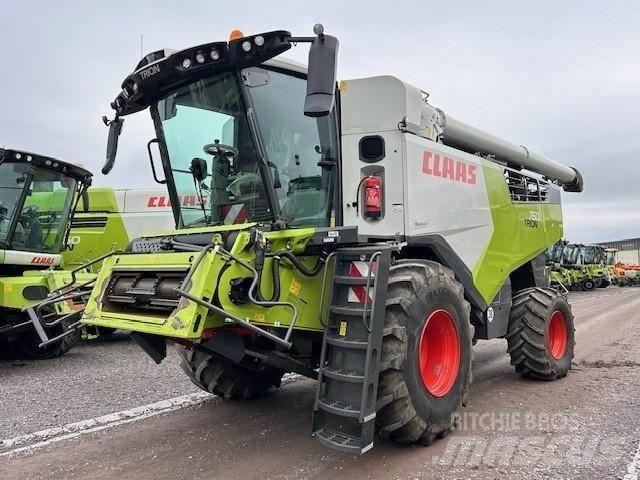 CLAAS TRION 750 Зерноуборочные комбайны