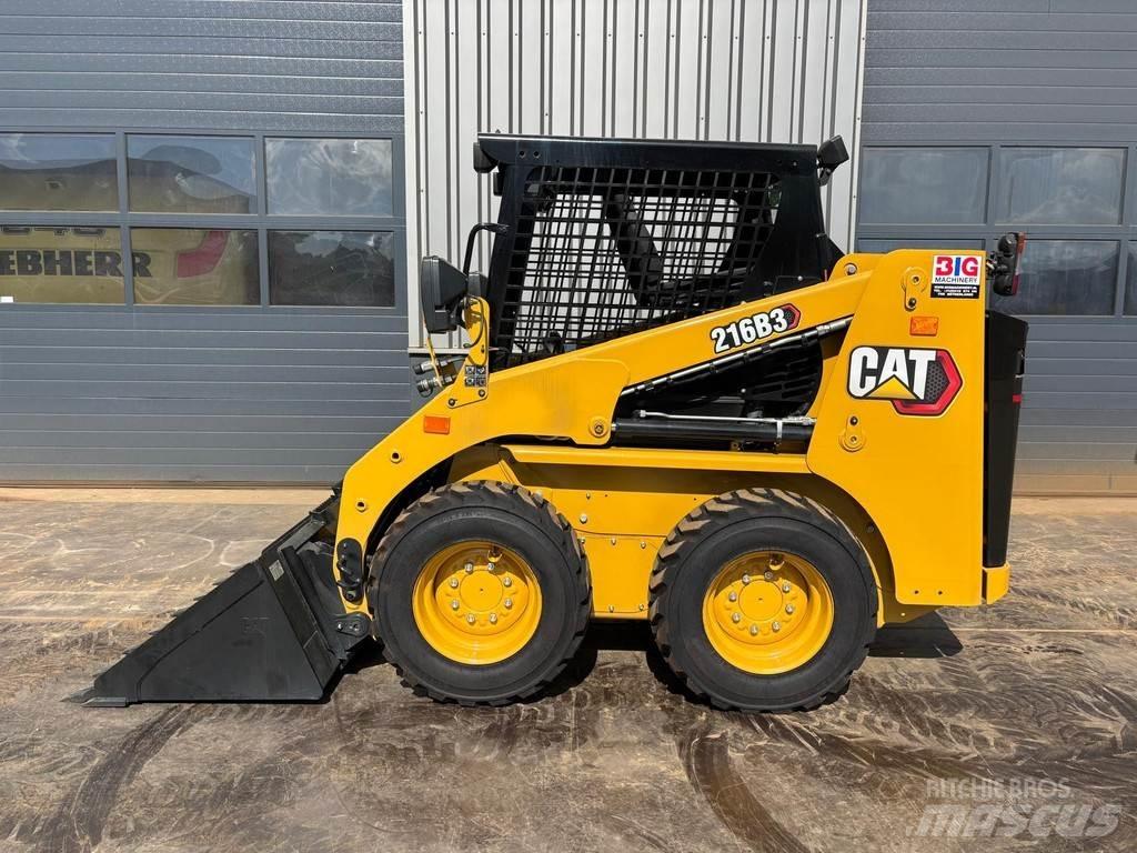CAT 216B3 Фронтальные погрузчики