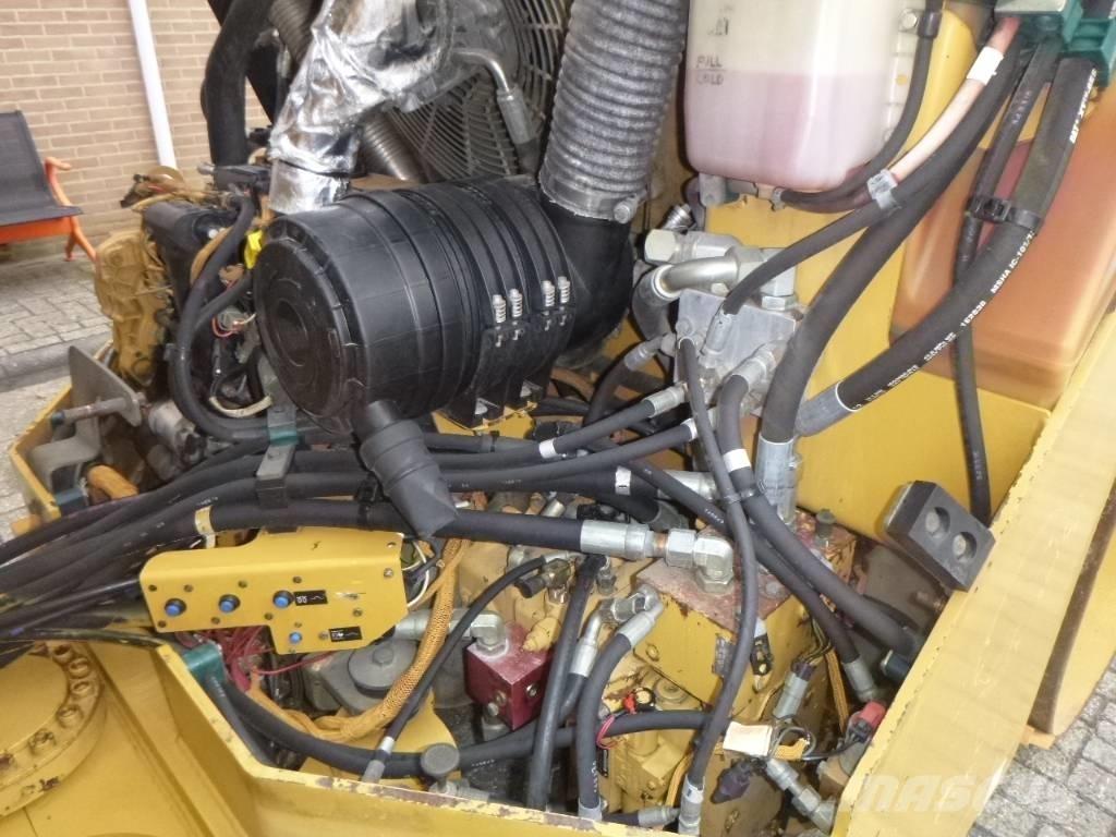 CAT CB 534 D Катки тротуарные